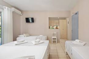 Bella Vista Beach Hotel and Studios