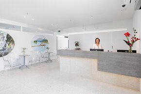 Bella Vista Beach Hotel and Studios