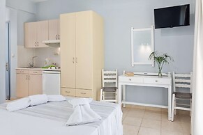 Bella Vista Beach Hotel and Studios