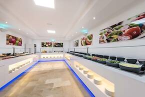 THB Tropical Island Aparthotel