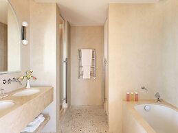 Monte-Carlo Bay Hotel & Resort