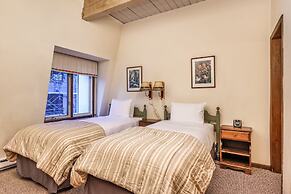 Chateau Chaumont & Dumont Condominiums by Frias