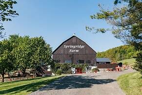 Holiday Inn Express & Suites Milton by IHG