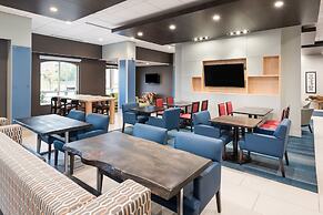 Holiday Inn Express & Suites Milton by IHG