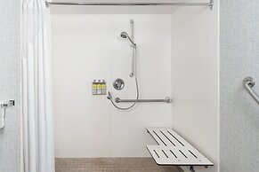 Holiday Inn Express & Suites Milton by IHG