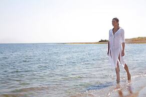 Ramada Plaza by Wyndham Thraki