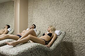 Ramada Plaza by Wyndham Thraki