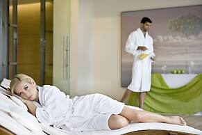 Ramada Plaza by Wyndham Thraki