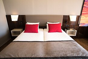 Ramada Plaza by Wyndham Thraki