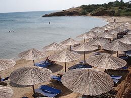 Ramada Plaza by Wyndham Thraki