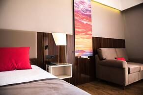 Ramada Plaza by Wyndham Thraki