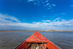 Ramada Plaza by Wyndham Thraki