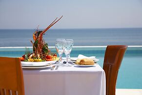 Ramada Plaza by Wyndham Thraki