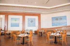 Ramada Plaza by Wyndham Thraki