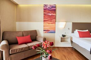 Ramada Plaza by Wyndham Thraki