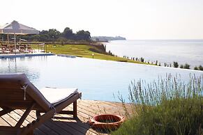 Ramada Plaza by Wyndham Thraki