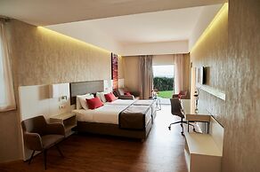 Ramada Plaza by Wyndham Thraki