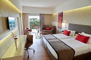 Ramada Plaza by Wyndham Thraki