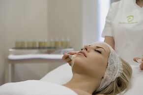 Ramada Plaza by Wyndham Thraki