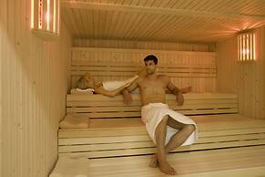 Ramada Plaza by Wyndham Thraki