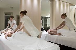 Ramada Plaza by Wyndham Thraki