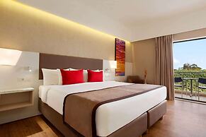 Ramada Plaza by Wyndham Thraki