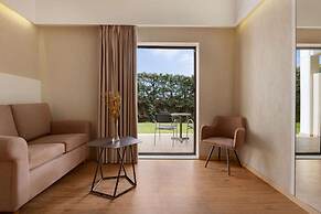 Ramada Plaza by Wyndham Thraki