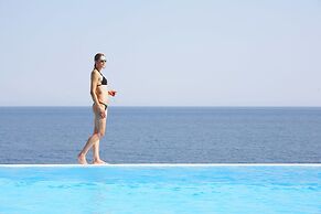 Ramada Plaza by Wyndham Thraki