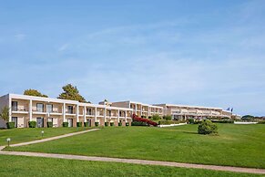 Ramada Plaza by Wyndham Thraki