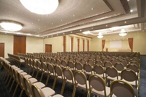 Ramada Plaza by Wyndham Thraki