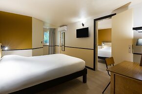 greet Hotel Villeneuve La Garenne
