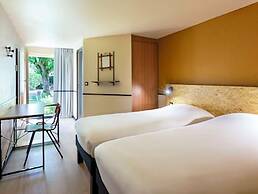 greet Hotel Villeneuve La Garenne