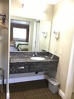 Regency Inn And Suites