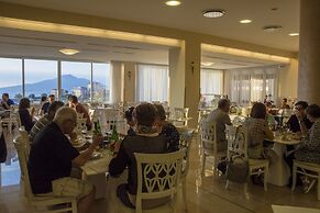 Grand Hotel Moon Valley