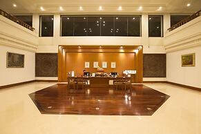 The Imperial River House Resort