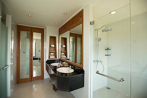 The Imperial River House Resort