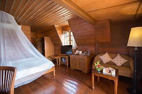 The Imperial River House Resort