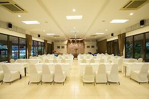 The Imperial River House Resort