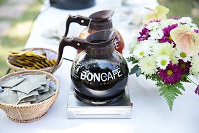 The Imperial River House Resort