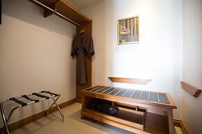 The Imperial River House Resort