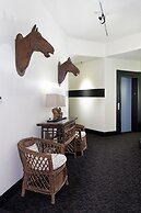 Independence Square Lodge by Frias