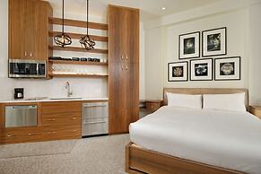 Independence Square Lodge by Frias