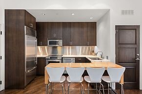 Independence Square Lodge by Frias