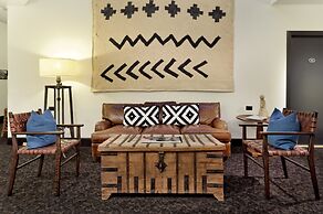 Independence Square Lodge by Frias