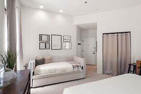 Independence Square Lodge by Frias