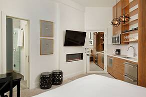 Independence Square Lodge by Frias