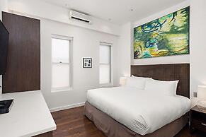 Independence Square Lodge by Frias