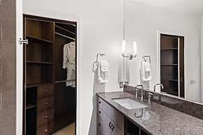 Independence Square Lodge by Frias