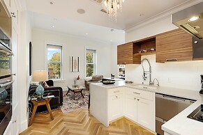 Independence Square Lodge by Frias