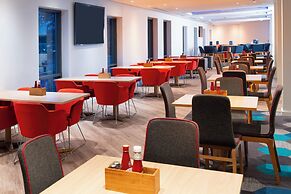 Holiday Inn Express Stevenage by IHG